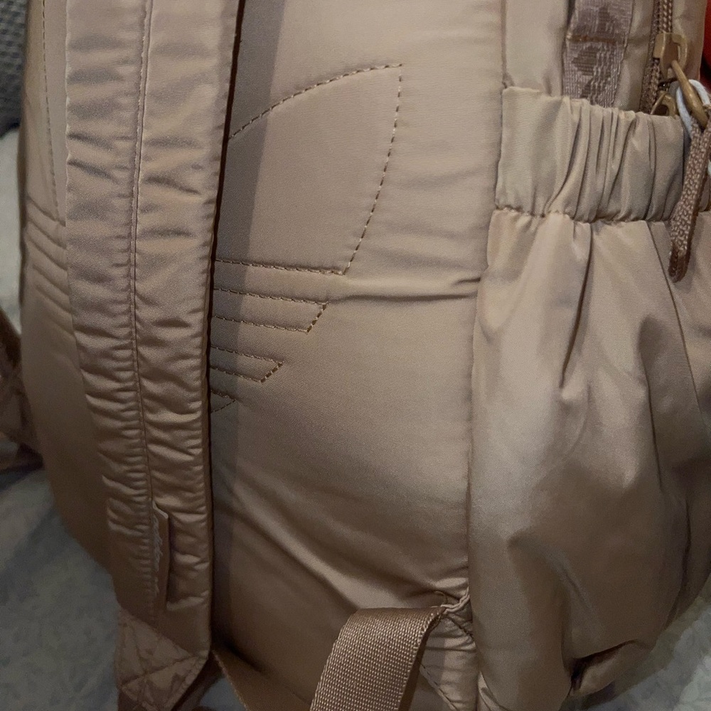 Backpack - Picture 6 of 8